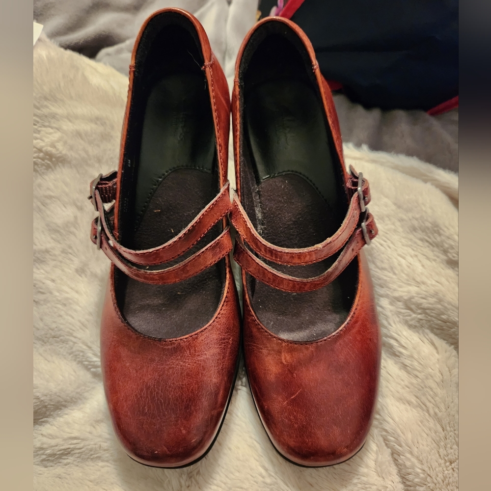 Clarks maryjanes